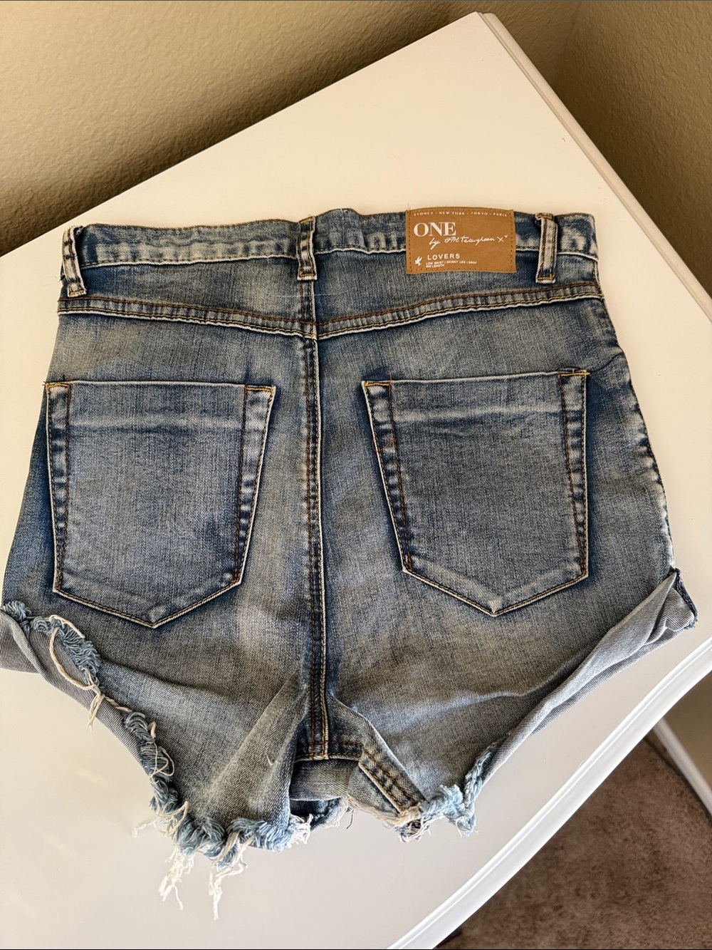 One Teaspoon Lovers Light Blue High-Waist Button-Fly Denim Shorts - Picture 3 of 4